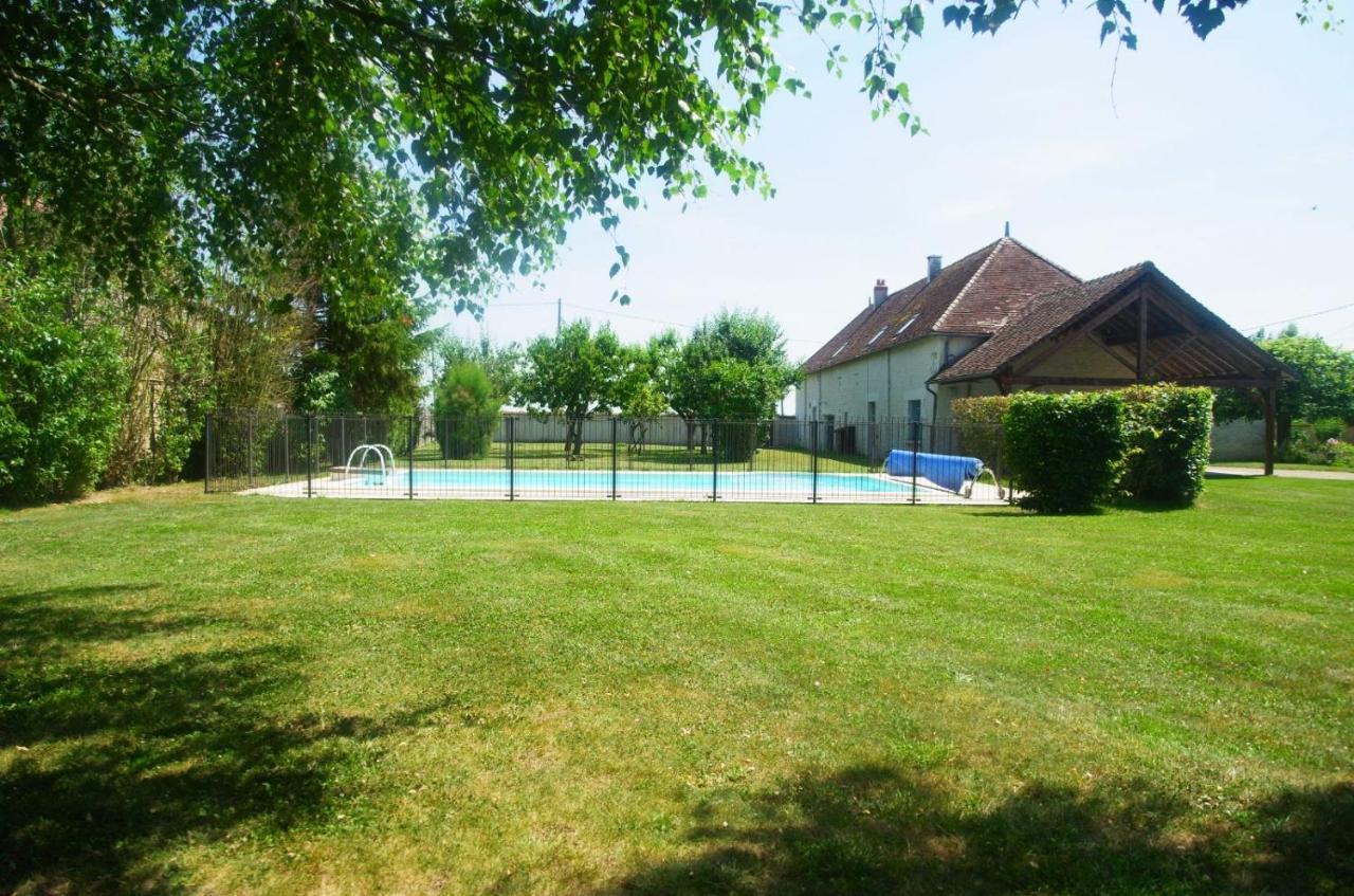 Gite Et Chambres D'Hotes Le Chene Billault Pouant Exterior foto