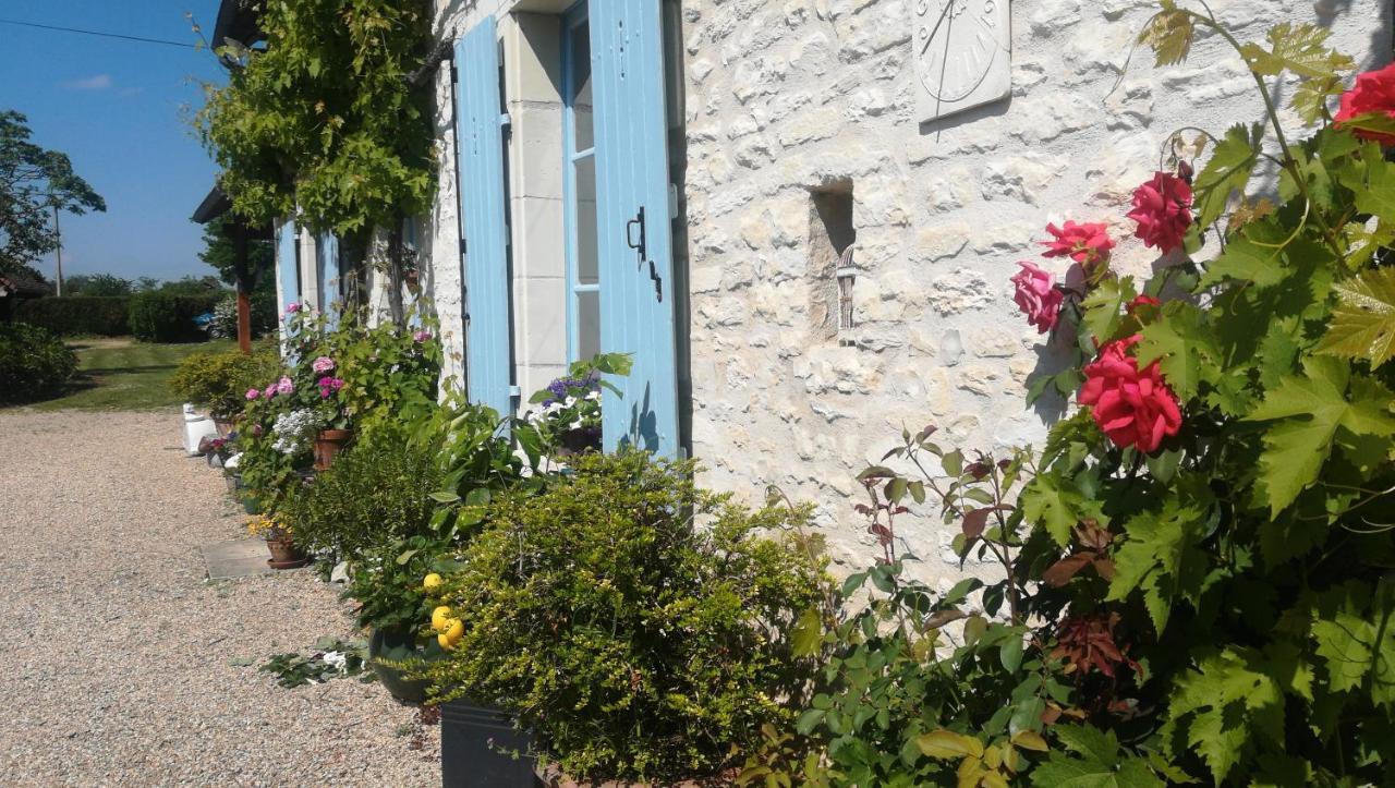Gite Et Chambres D'Hotes Le Chene Billault Pouant Exterior foto