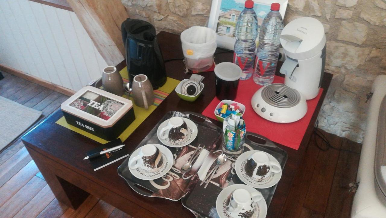 Gite Et Chambres D'Hotes Le Chene Billault Pouant Exterior foto