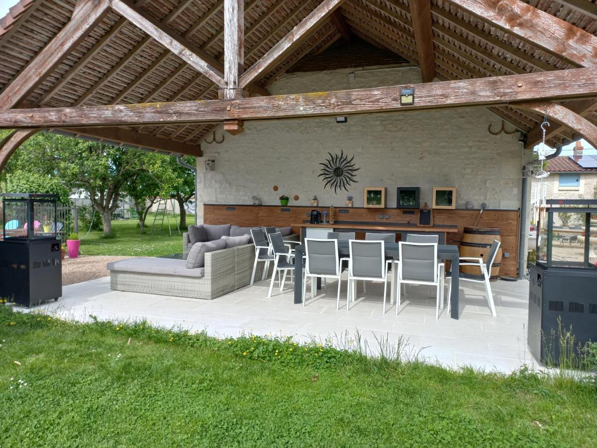 Gite Et Chambres D'Hotes Le Chene Billault Pouant Exterior foto