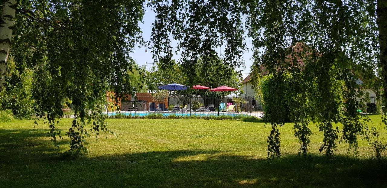 Gite Et Chambres D'Hotes Le Chene Billault Pouant Exterior foto