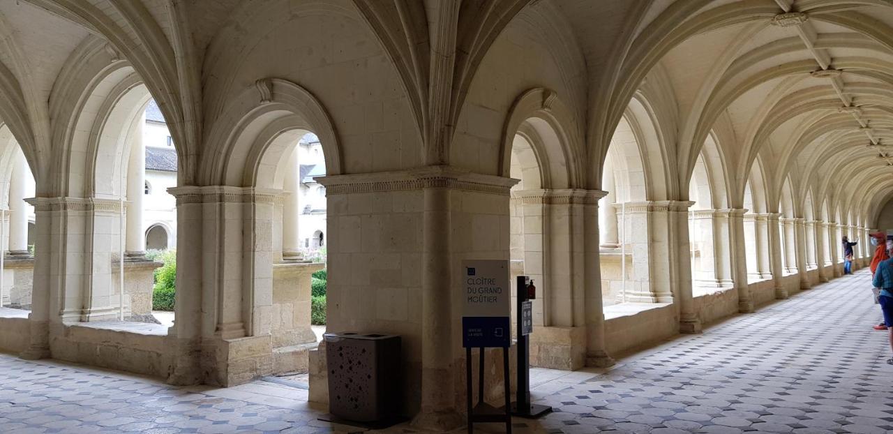 Gite Et Chambres D'Hotes Le Chene Billault Pouant Exterior foto