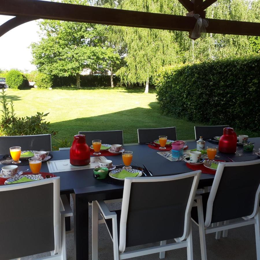 Gite Et Chambres D'Hotes Le Chene Billault Pouant Exterior foto