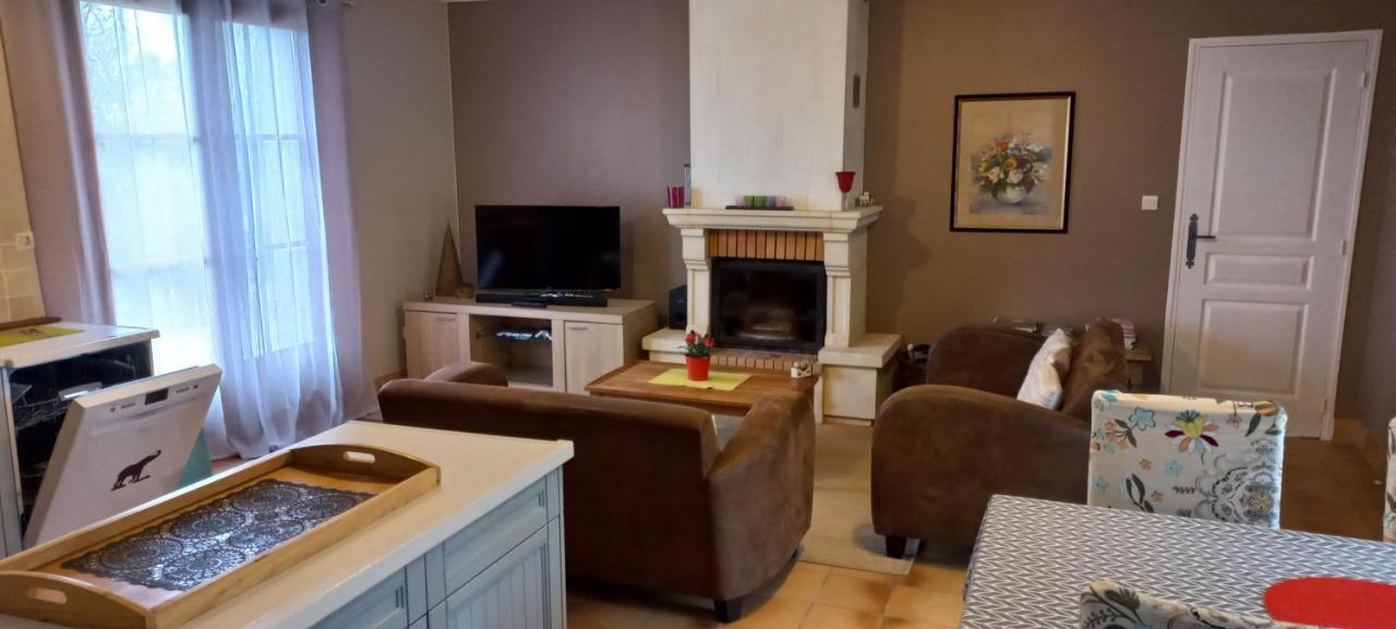 Gite Et Chambres D'Hotes Le Chene Billault Pouant Exterior foto